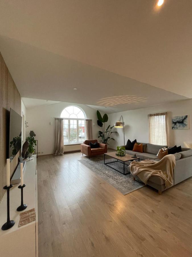 Villa 4-bedroom With Private Gym And Hot-tub Reykjavík
